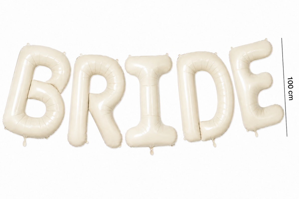 Crèmekleurige folieletterballonnen die samen ‘BRIDE’ vormen, met aangegeven hoogte van 100 cm.