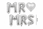 Zilveren folieballonnen in de letters MR en MRS met een hartvormige ballon en een aangegeven hoogte van 40 cm.