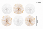 Zes pompoms van 25 cm: drie effen witte en drie witte met gouden stippen.