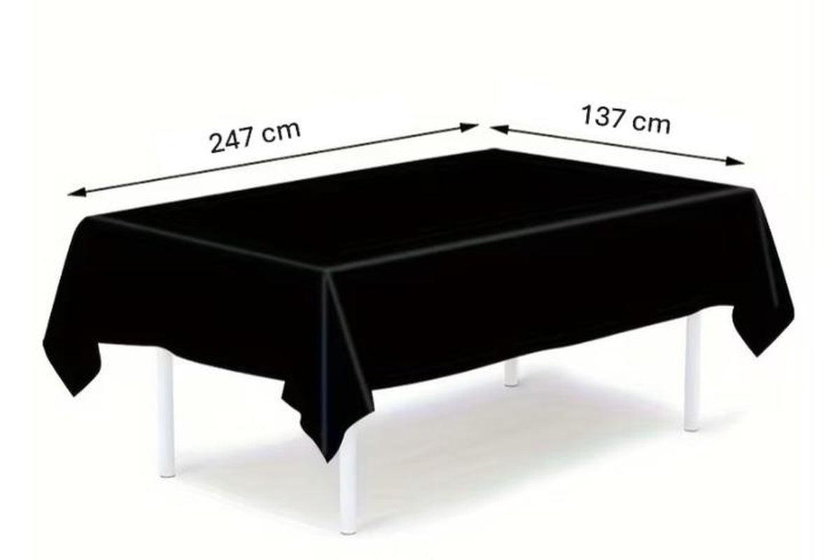 Zwart rechthoekig tafelkleed van 247 bij 137 cm, afgebeeld over een tafel.